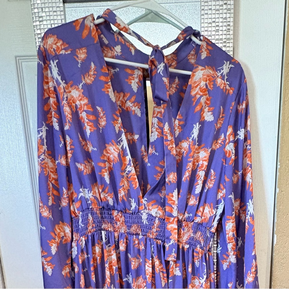 Three Floor Long-Sleeve Midi Dres - Picture 5 of 6